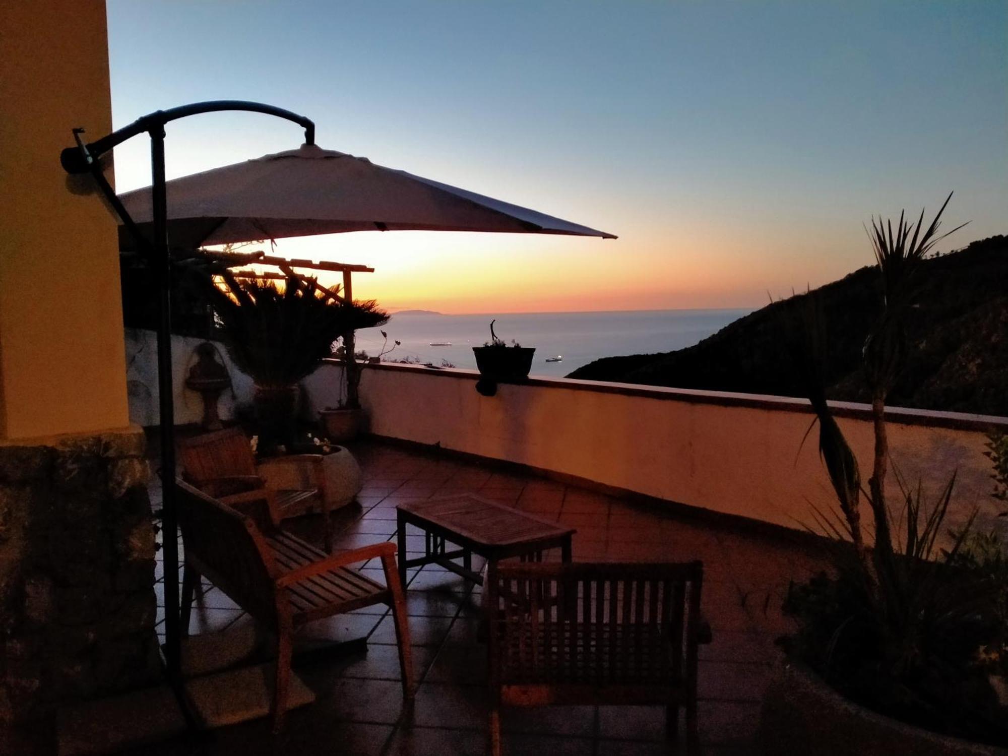 Contrada Cafaro Hotel Salerno Luaran gambar